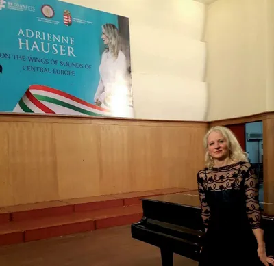 Vietnam, Ho Si Min-város (az egykori Saigon): a Visegrádi Négyek vízumközpontjának felavatása alkalmából rendezett kulturális program záróelemeként Hauser Adrienne zongoraművész adott egész estés koncertet közép-európai zeneszerzők műveiből. (2017)